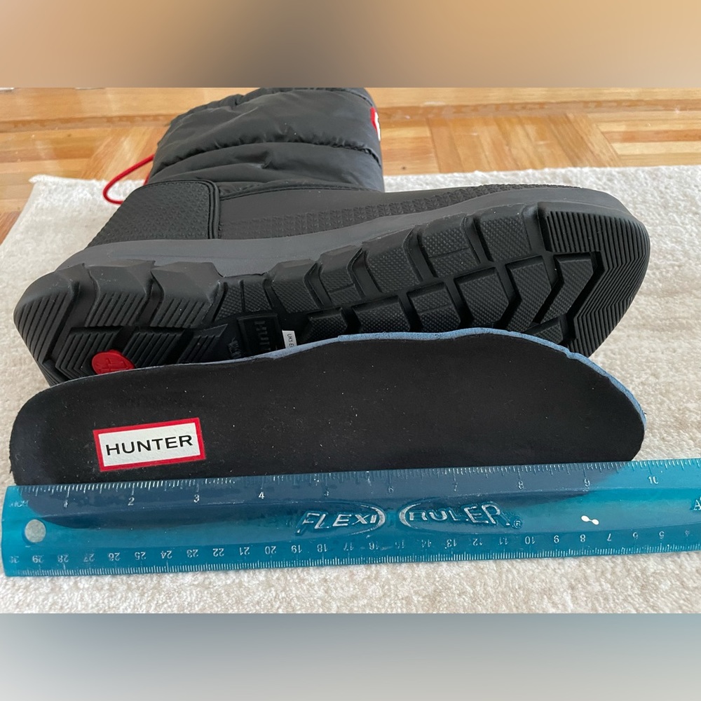 Hunter Size 7 Insulated Short Snow Boots - Picture 4 of 4